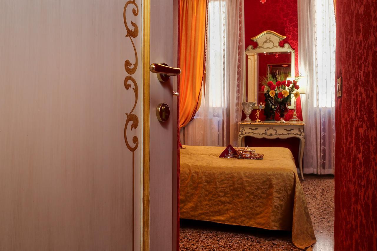 Scalon Del Doge Bed & Breakfast Venice Exterior photo